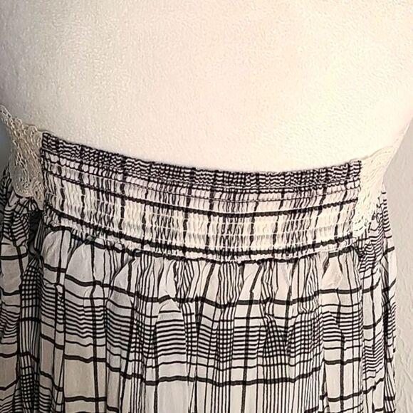 LOFT Off Shoulder Top, Black & White Plaid, Ruffle Hem, Embroidered Lace, Sz Med - Picture 6 of 8